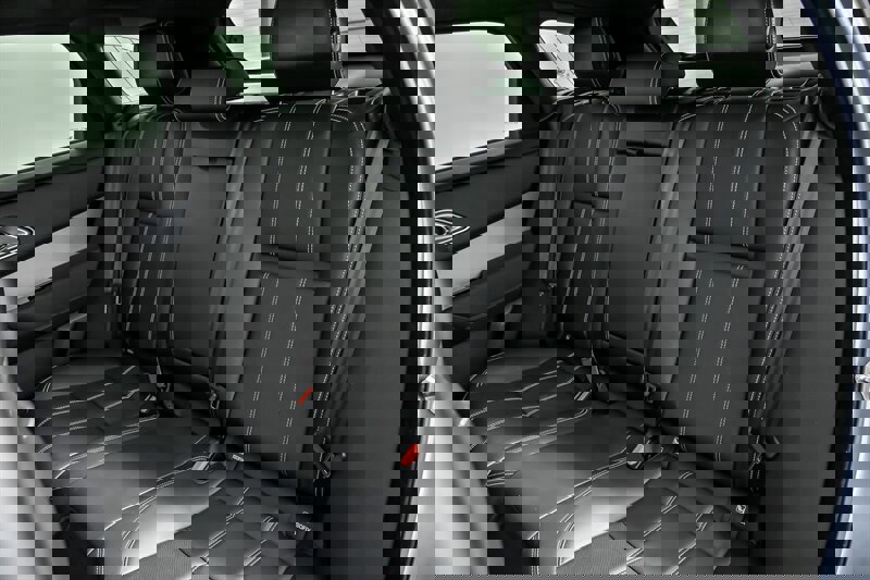 Used 2023 Land Rover Range Rover Velar R-Dynamic S image 21