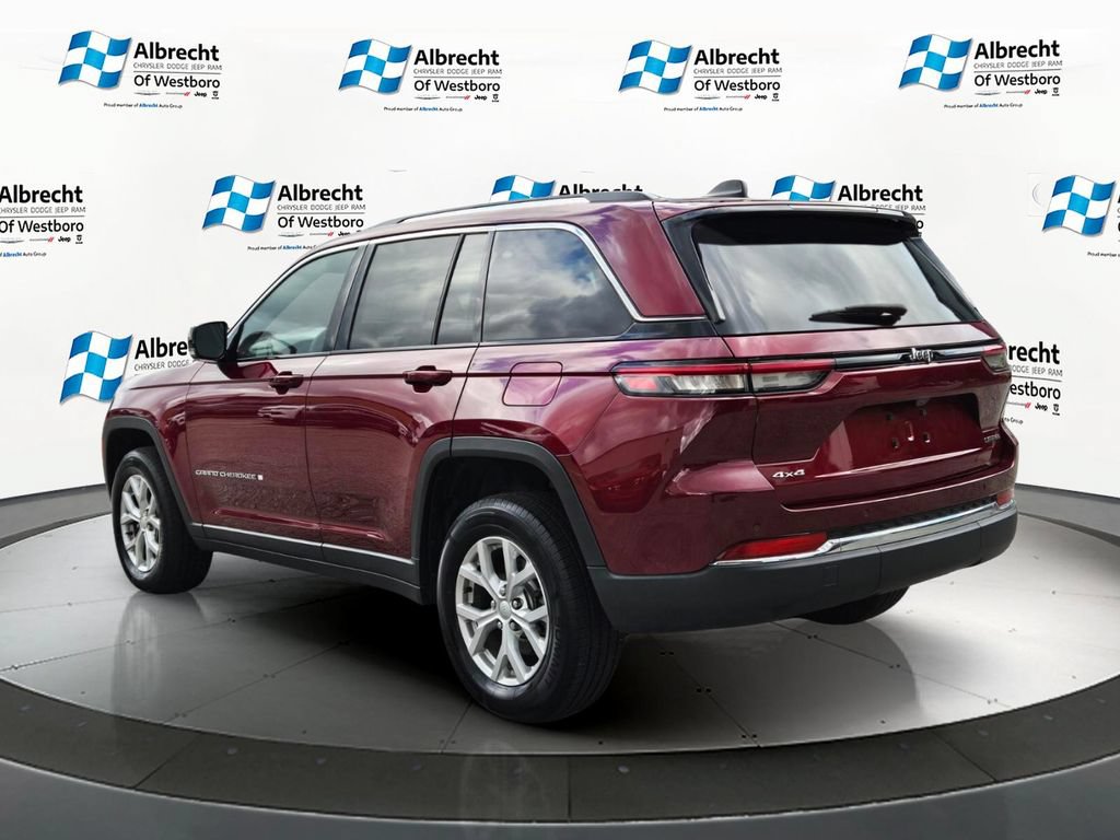 Used 2023 Jeep Grand Cherokee Limited AWD/4WD image 3
