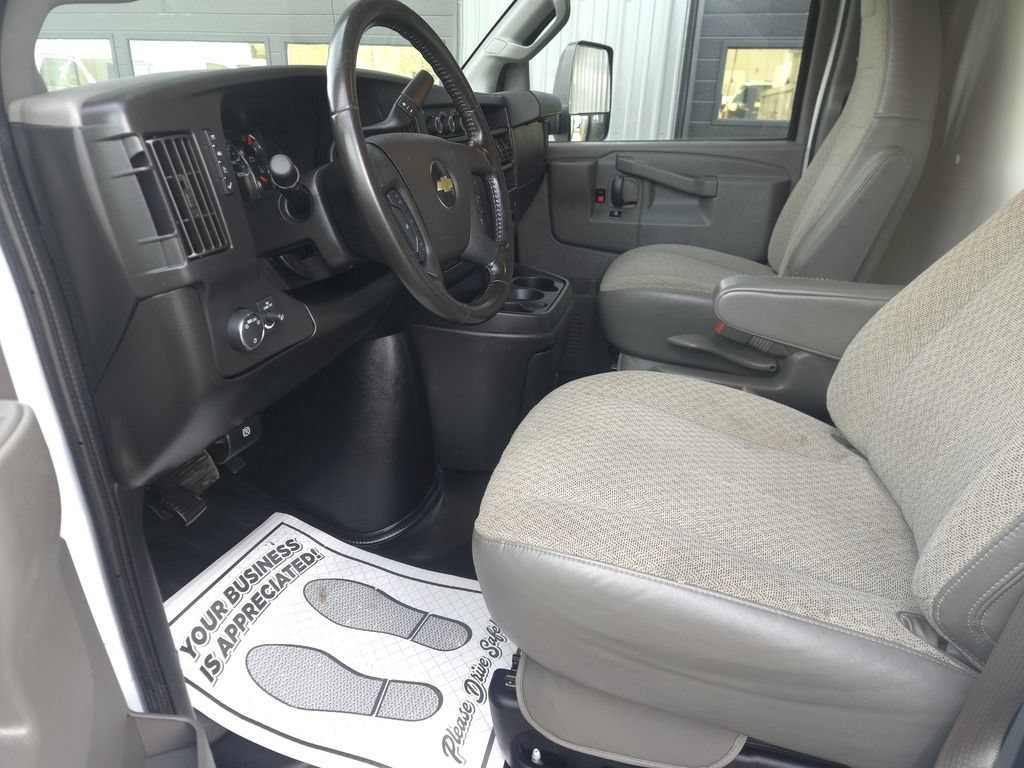 Used 2020 Chevrolet Express 3500 w/ Power Convenience Package RWD image 17