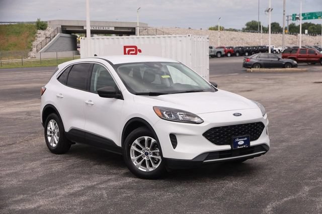 Used 2022 Ford Escape SE FWD image 2