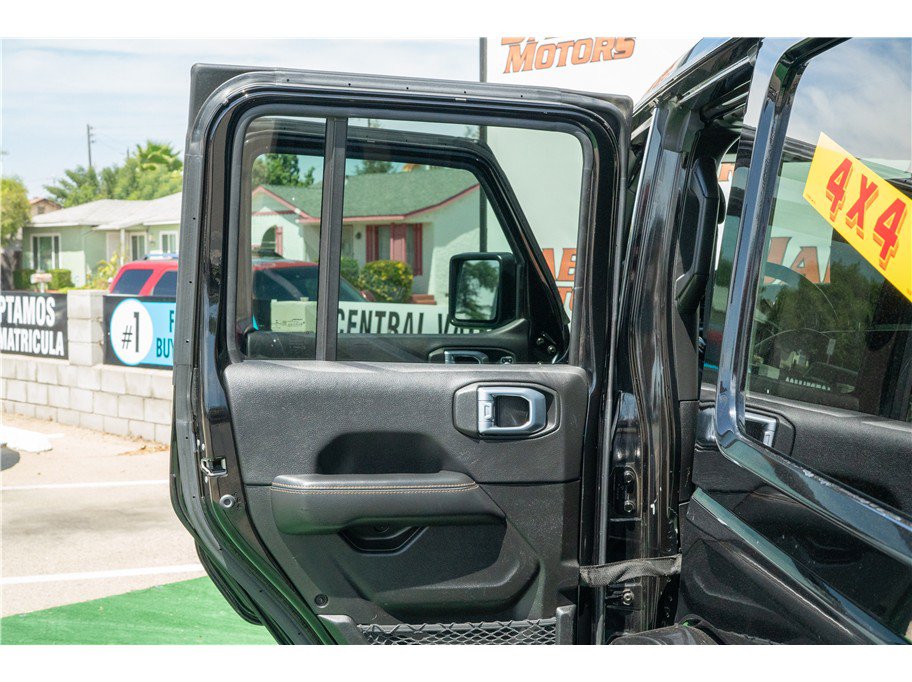 Used 2021 Jeep Wrangler Unlimited Sahara AWD/4WD image 38