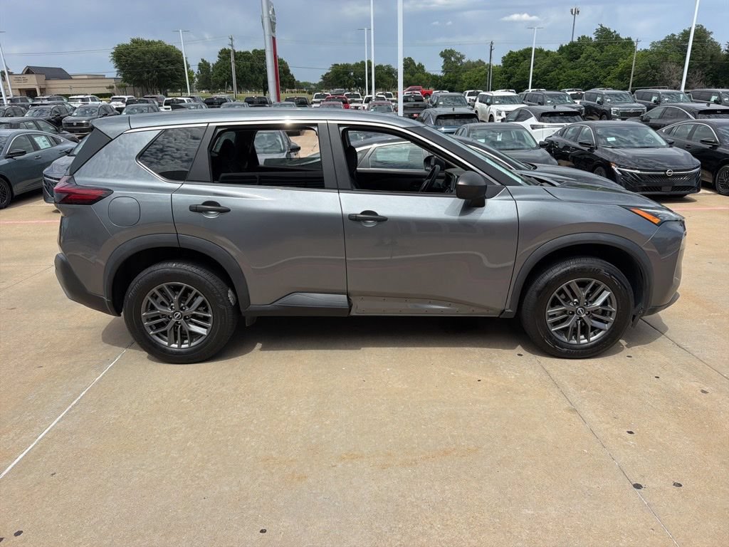 Used 2023 Nissan Rogue S FWD image 6