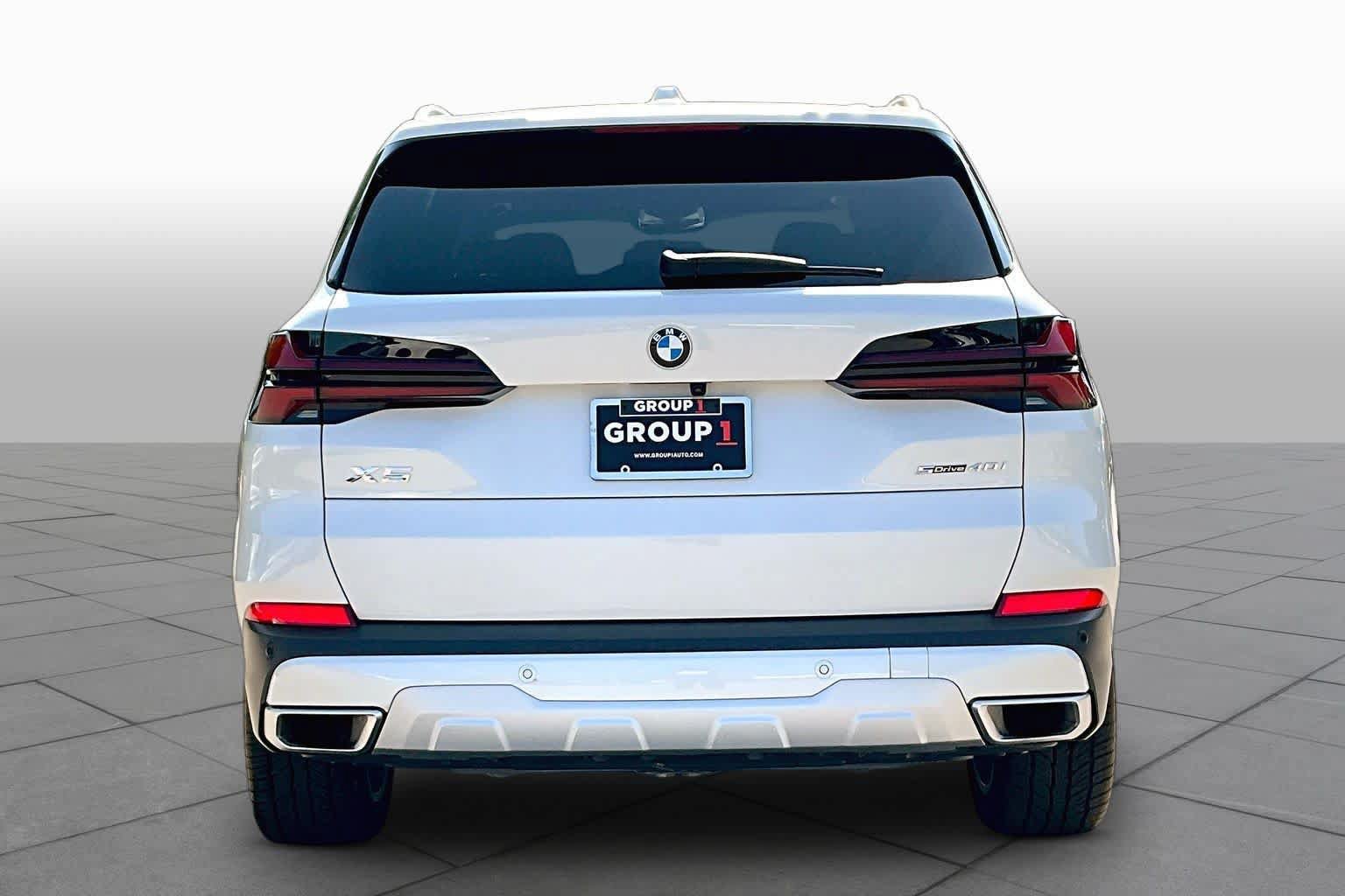 Used 2024 BMW X5 sDrive40i w/ Premium Package RWD image 4