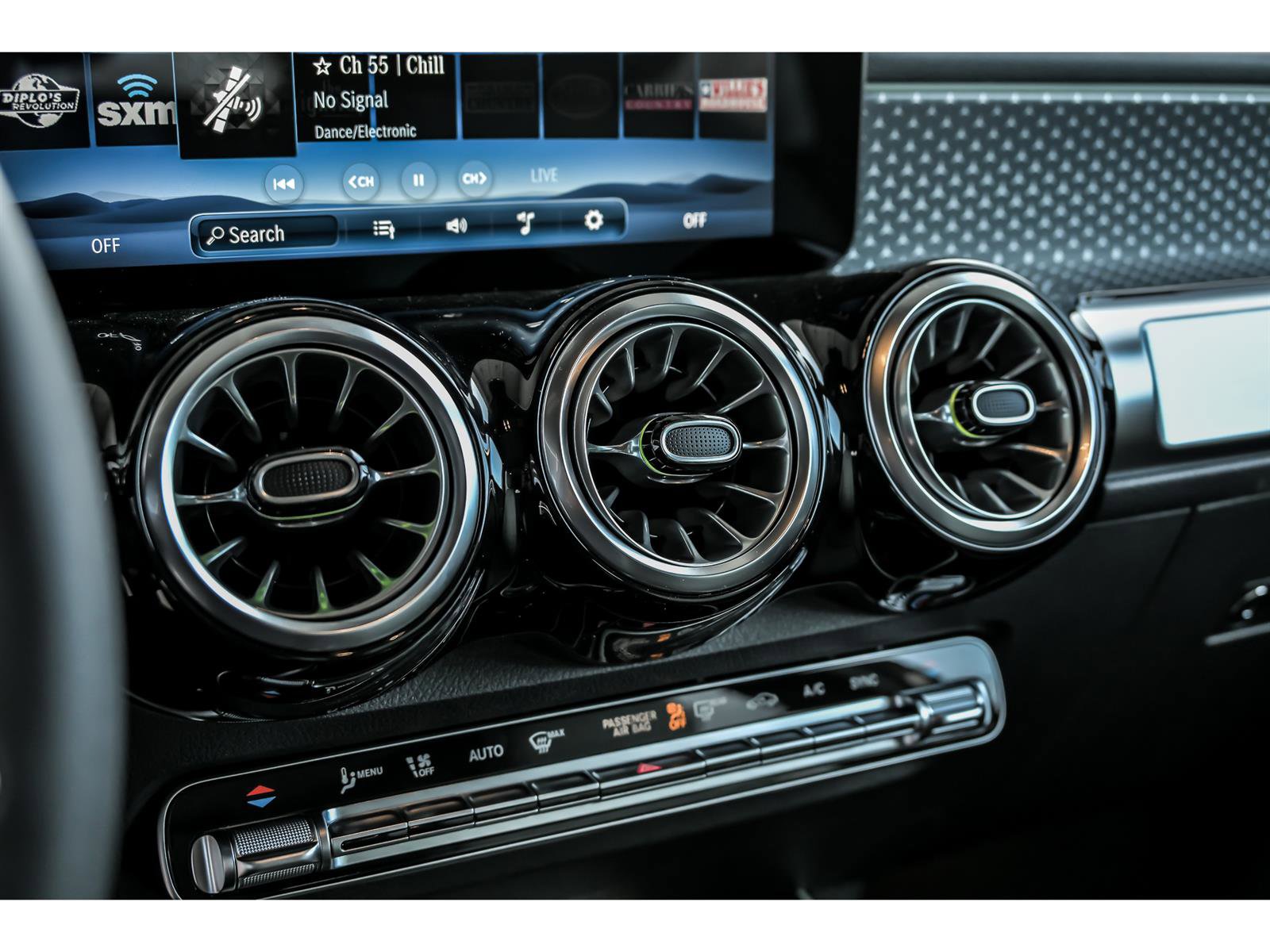 New 2026 Mercedes-Benz GLB 250 4MATIC image 15