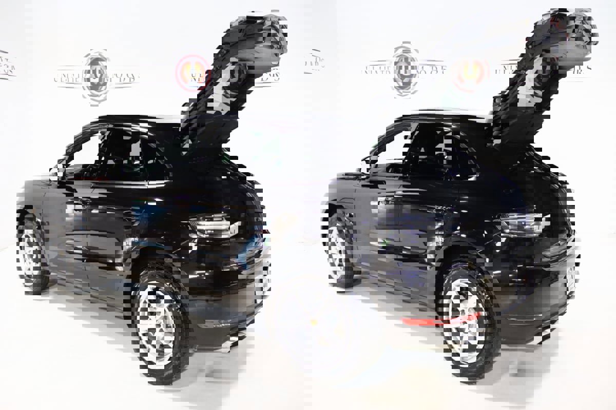 Used 2020 Porsche Macan image 35