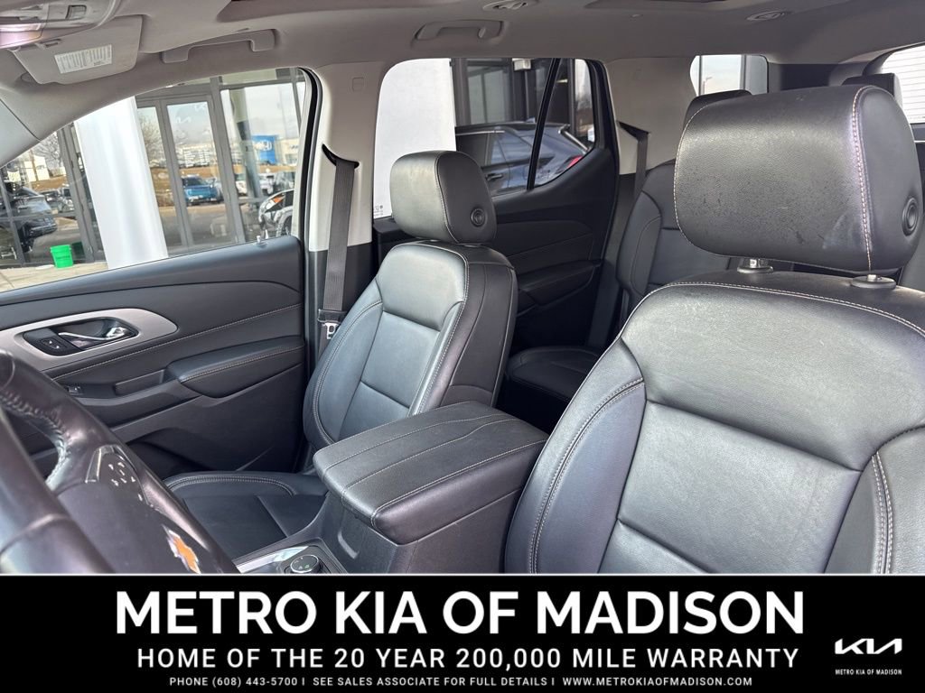 Used 2020 Chevrolet Traverse LT w/ LT Premium Package image 16