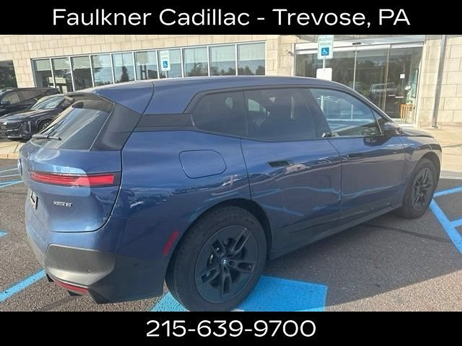 Used 2023 BMW iX xDrive50 w/ Convenience Package AWD/4WD image 3