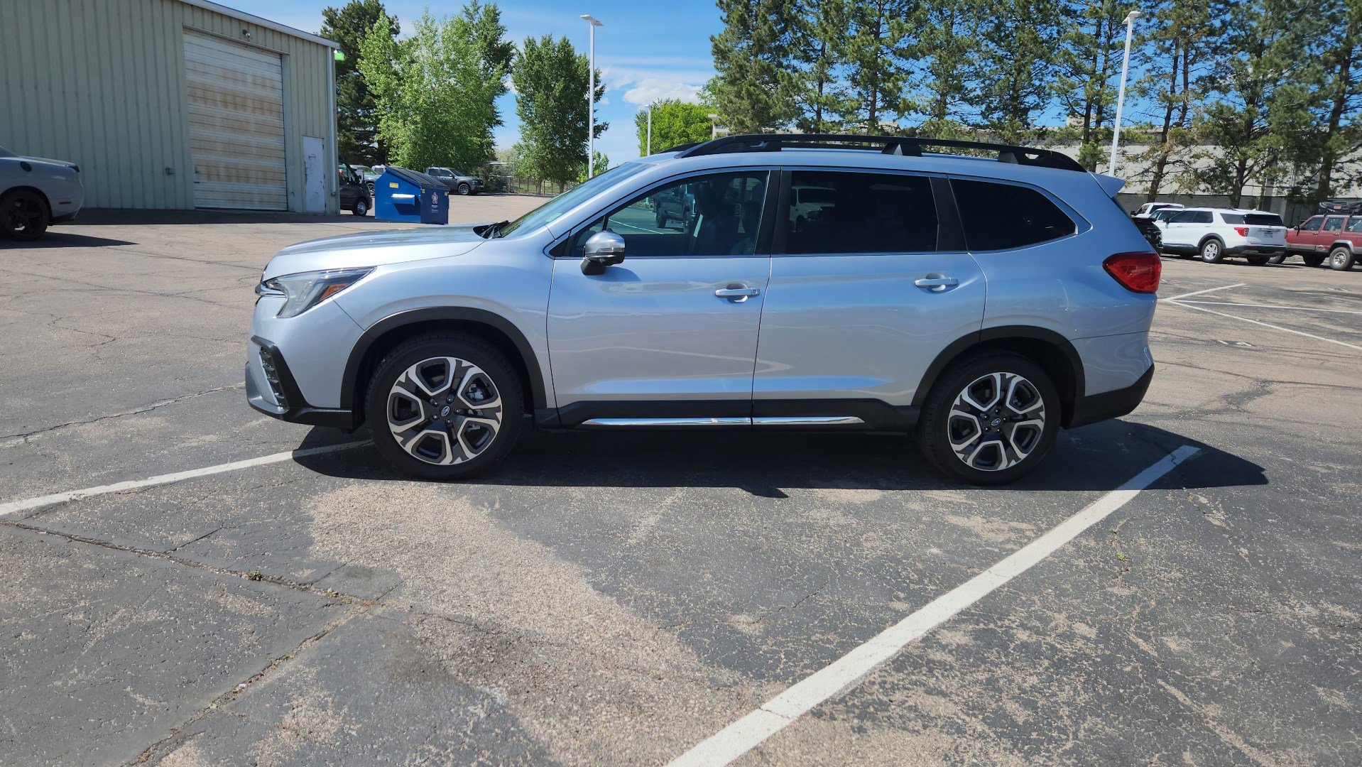 Used 2023 Subaru Ascent Limited w/ Technology Package AWD/4WD image 5