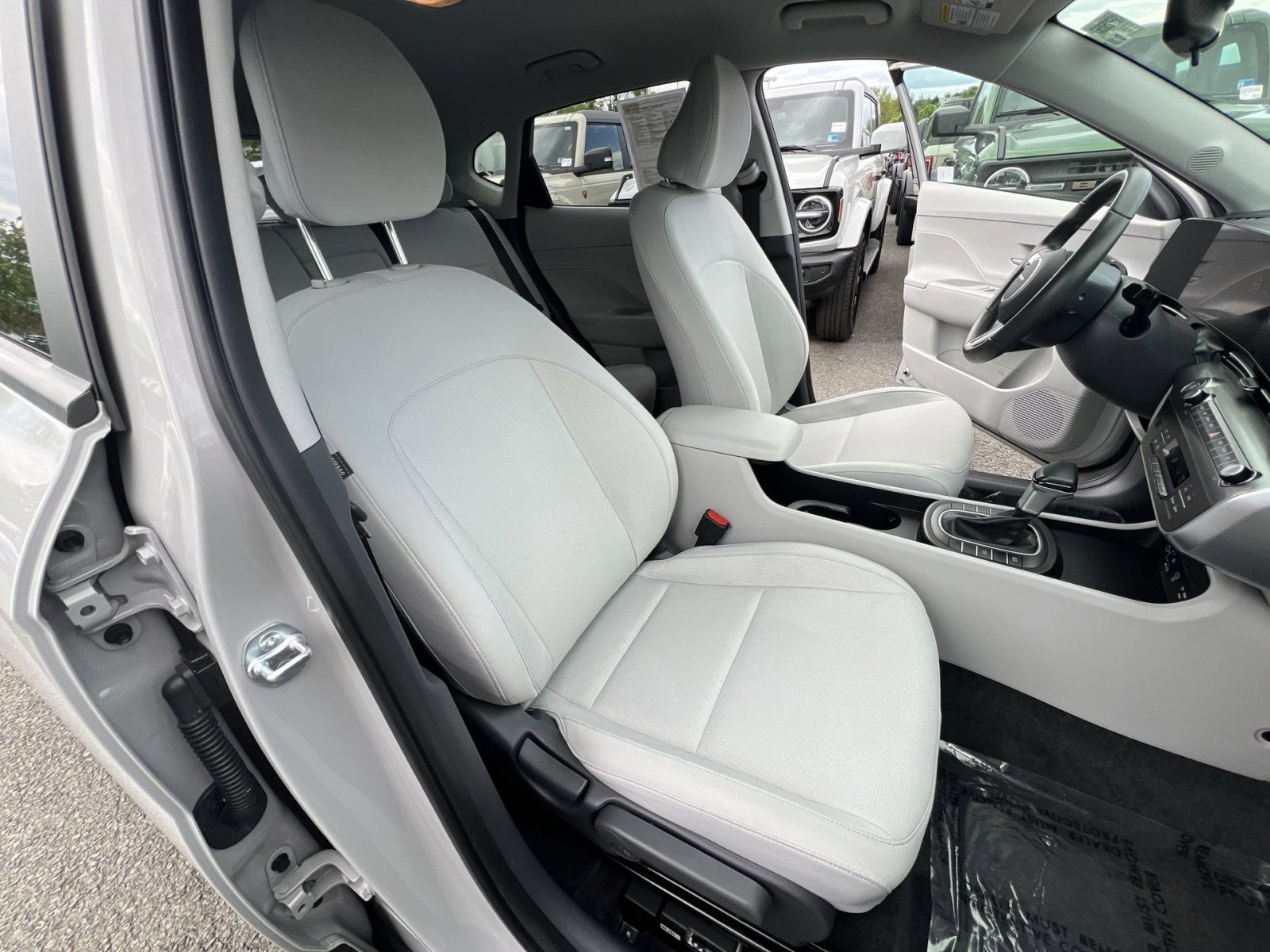 Used 2025 Hyundai Kona SEL FWD image 33