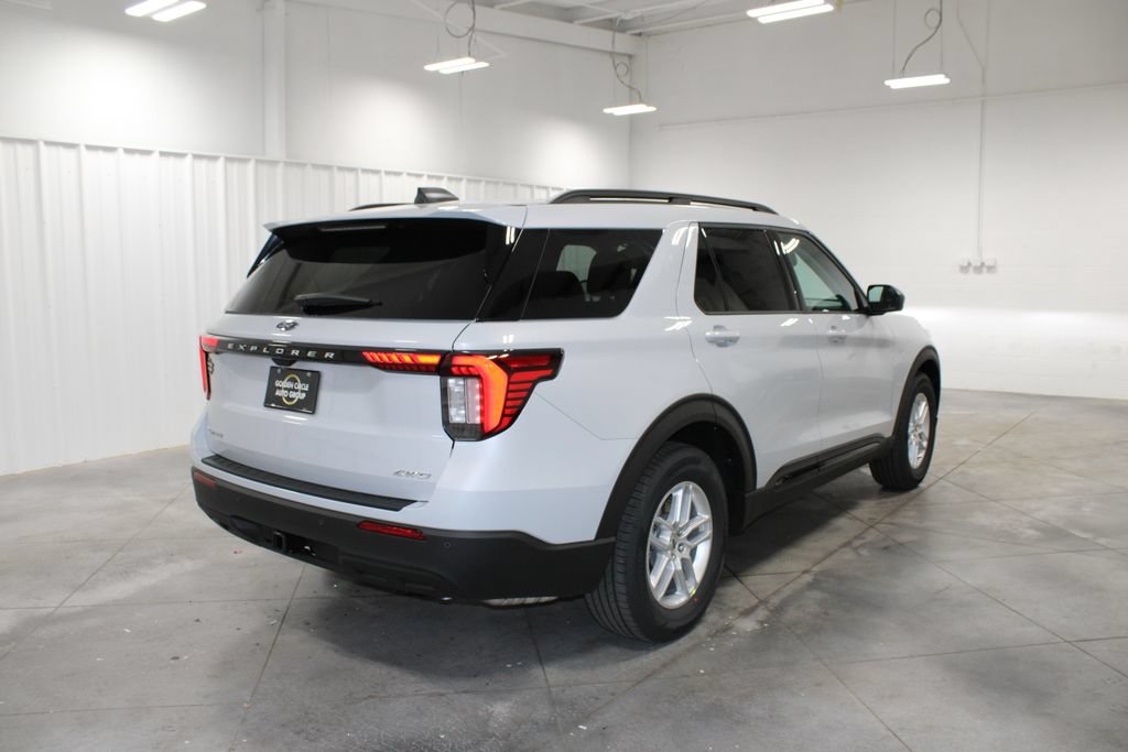 New 2026 Ford Explorer Active RWD image 8