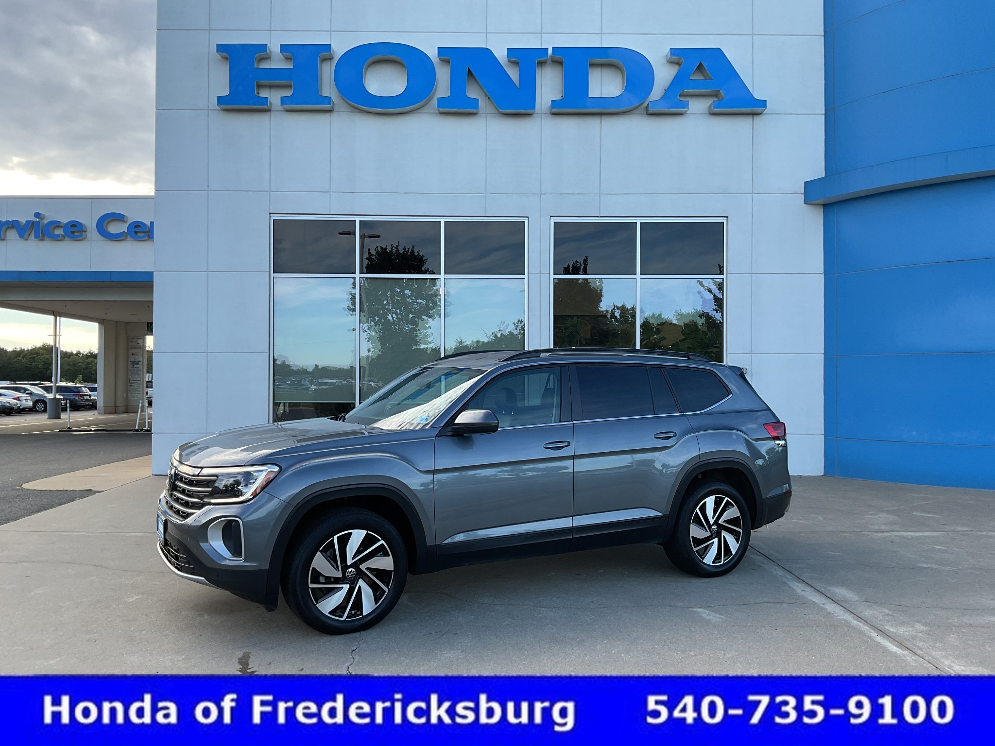 Used 2025 Volkswagen Atlas SE