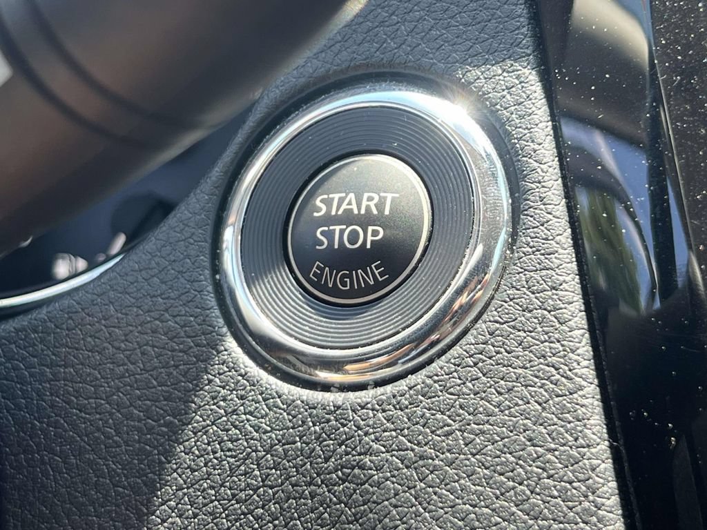 Used 2020 Nissan Rogue SV AWD/4WD image 25