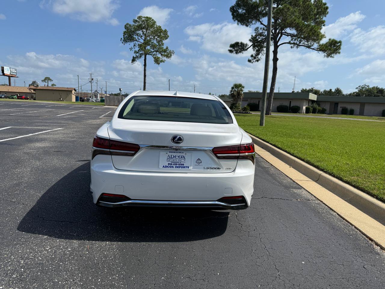Used 2018 Lexus LS 500h AWD w/ Interior Upgrade Package image 7