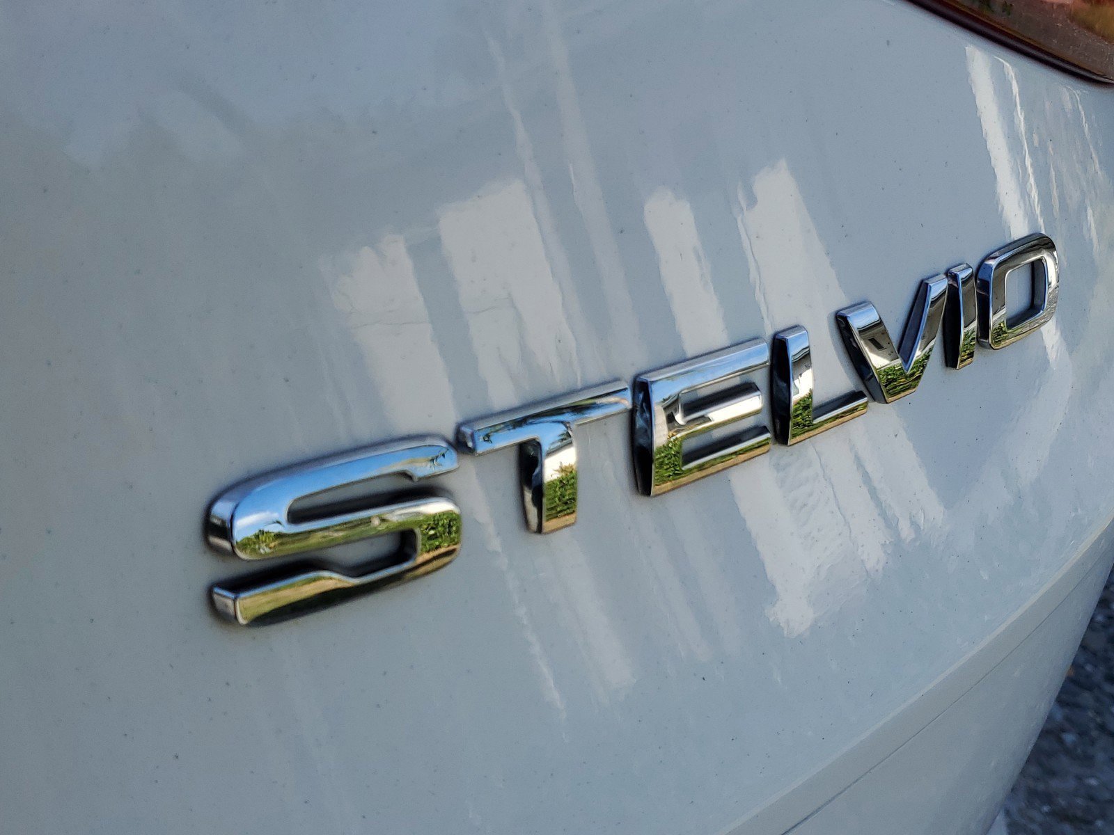 Used 2019 Alfa Romeo Stelvio AWD image 8