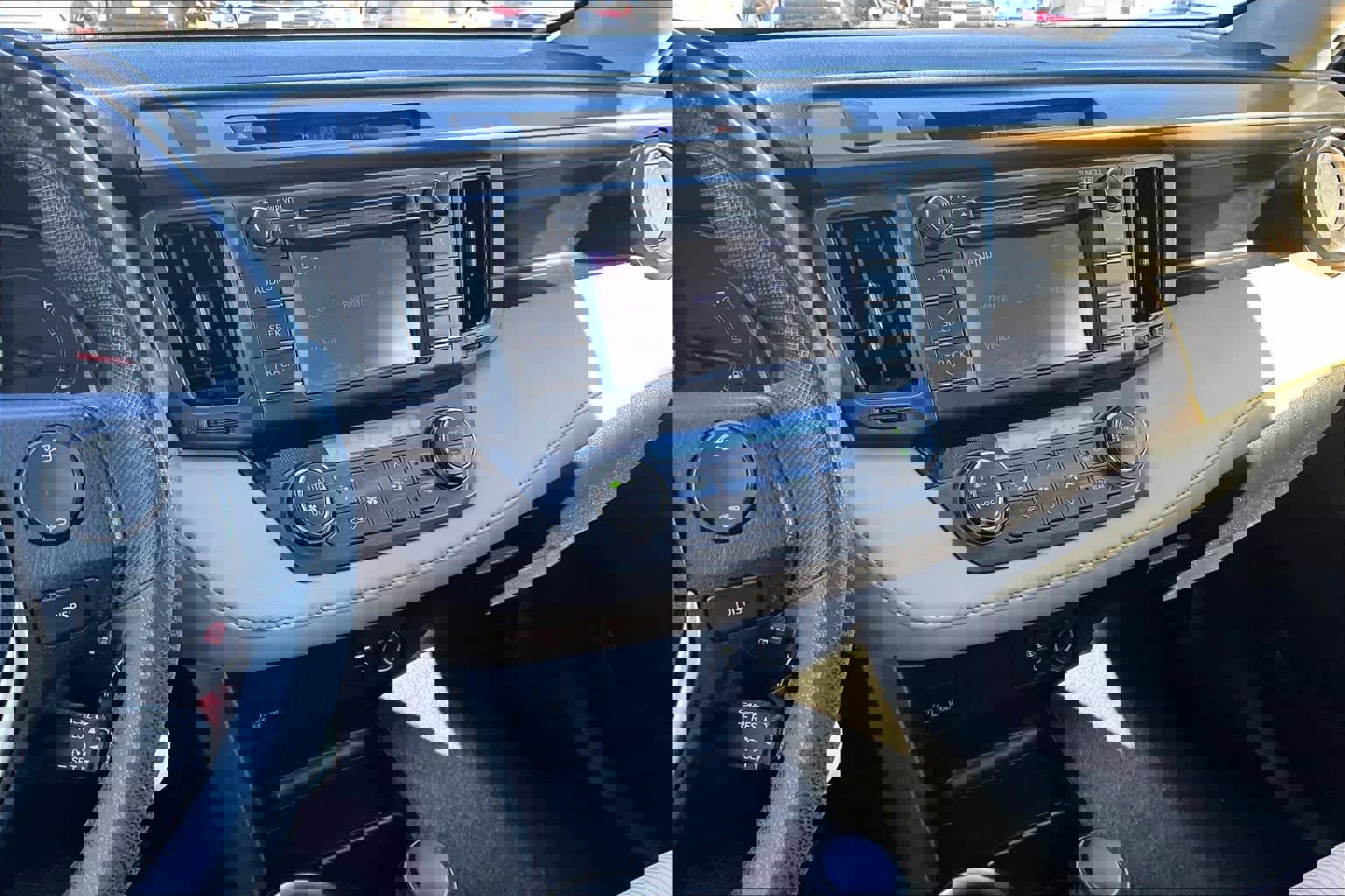 Used 2013 Toyota RAV4 XLE image 5