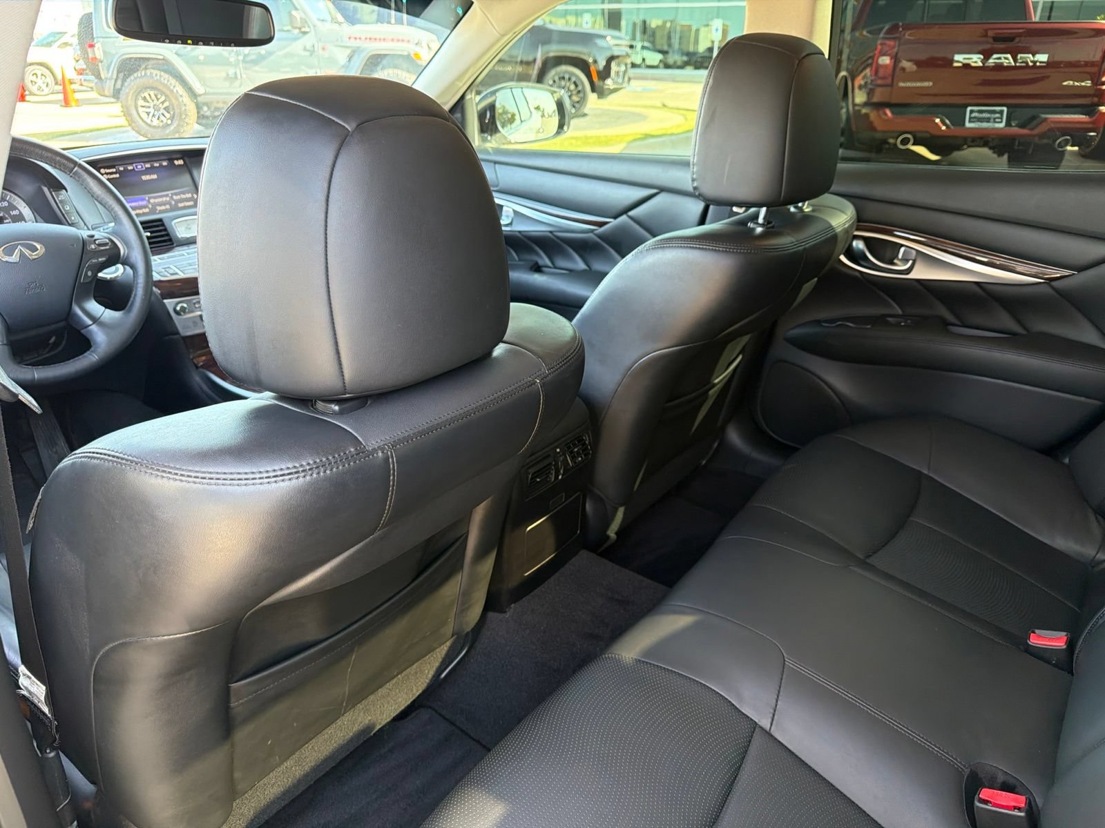 Used 2019 INFINITI Q70 Luxe w/ Proactive Package RWD image 17