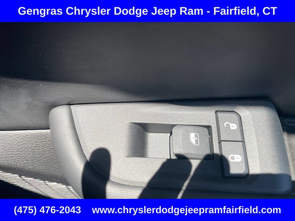 Certified 2024 Jeep Grand Cherokee Altitude AWD/4WD image 21