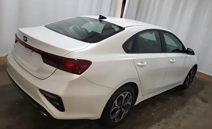 Used 2021 Kia Forte LXS image 3