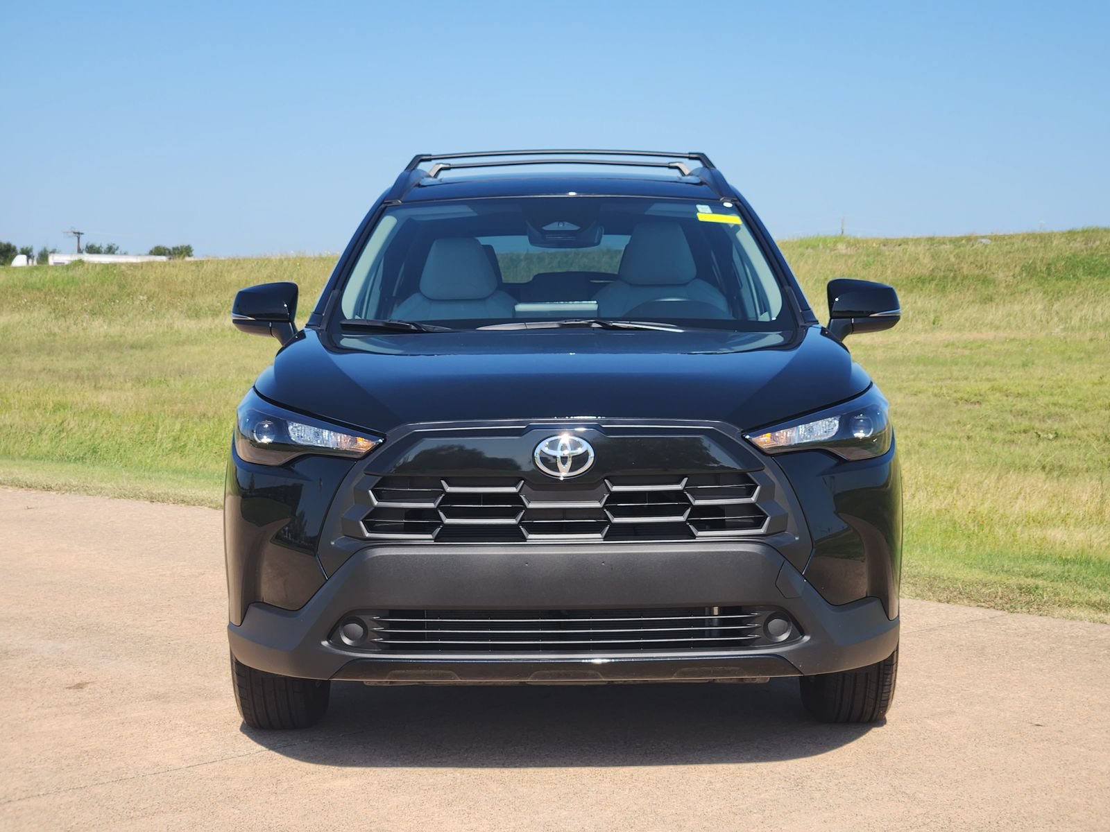 Used 2026 Toyota Corolla Cross LE w/ Moonroof Package FWD image 6