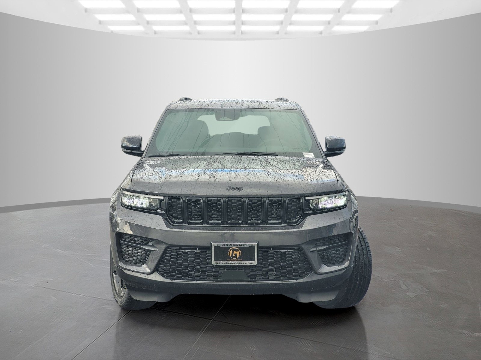 New 2025 Jeep Grand Cherokee Altitude image 2