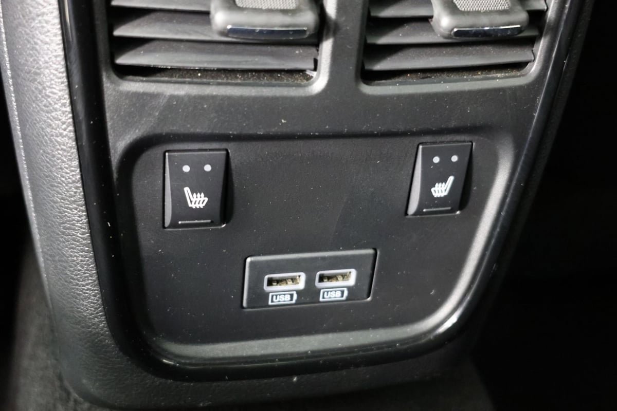 Used 2023 Chrysler 300 C RWD image 32