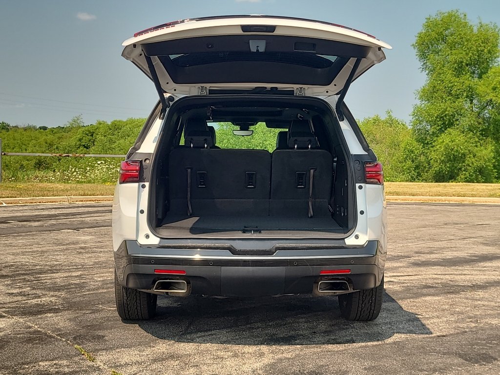Used 2022 Chevrolet Traverse Premier w/ Redline Edition AWD/4WD image 42