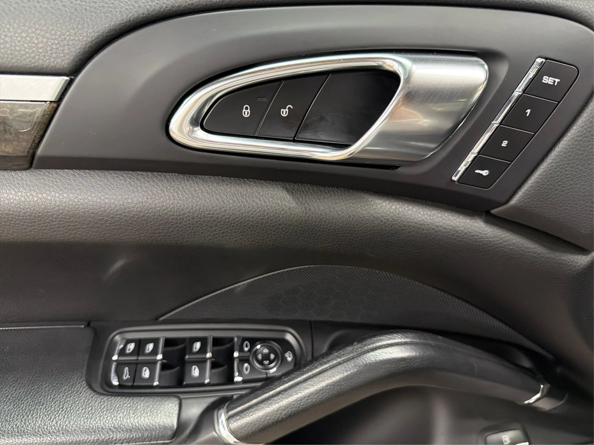 Used 2016 Porsche Cayenne S AWD/4WD image 19