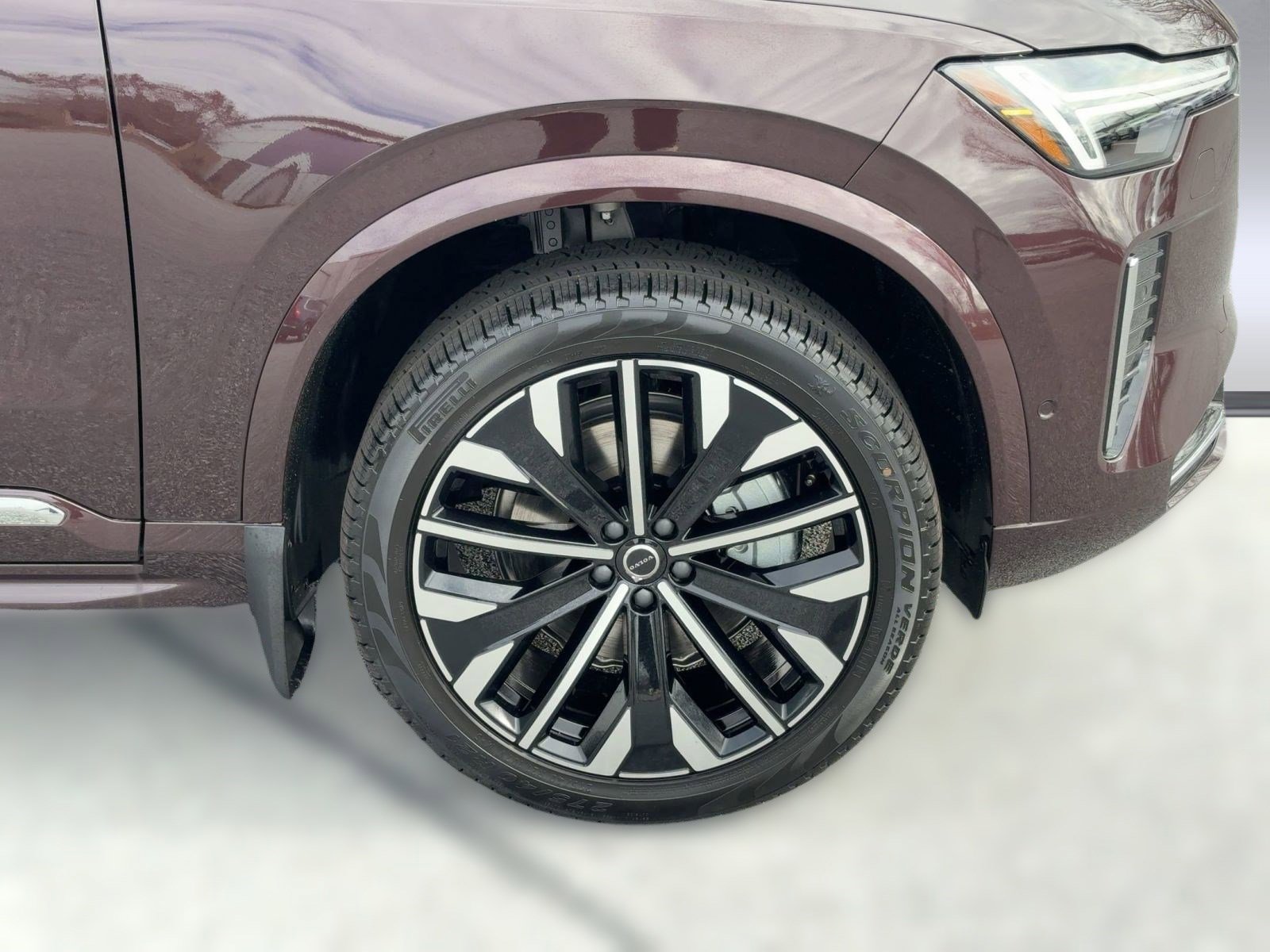 New 2026 Volvo XC90 B6 Plus image 12