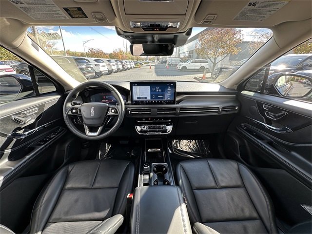 Certified 2023 Lincoln Corsair Reserve w/ Equipment Group 201A image 3