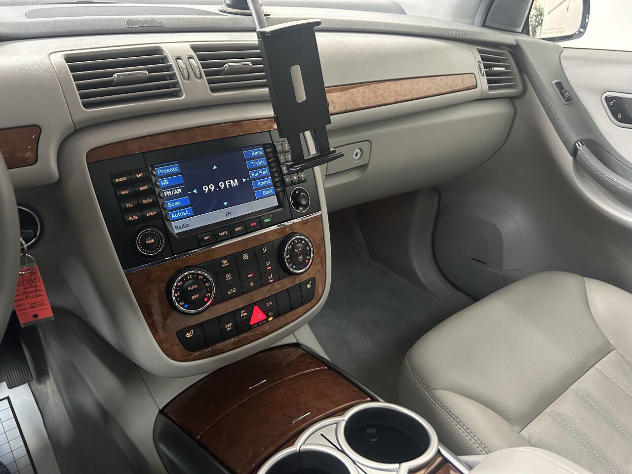 Used 2006 Mercedes-Benz R 350 4MATIC image 21