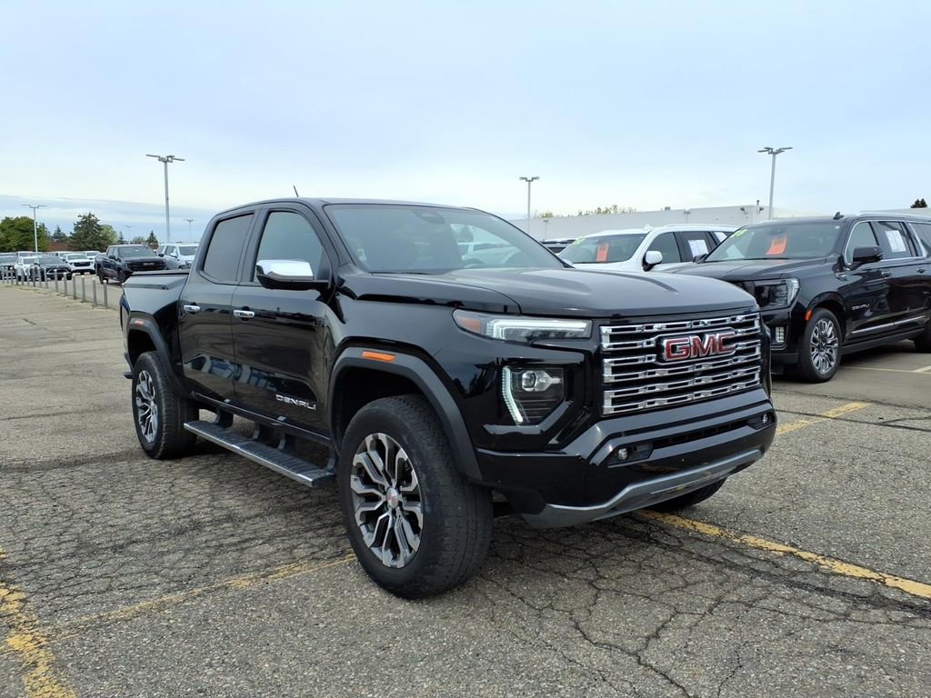 Used 2023 GMC Canyon Denali AWD/4WD image 3