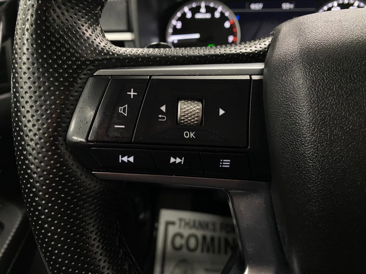 Used 2024 Mitsubishi Outlander AWD image 16