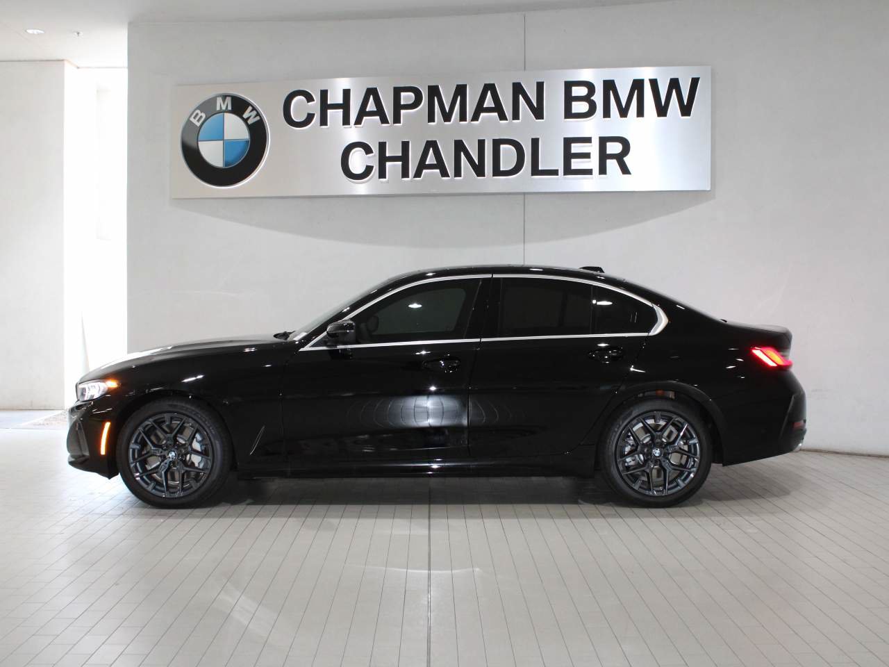 Used 2026 BMW 330i Sedan w/ Convenience Package RWD image 3
