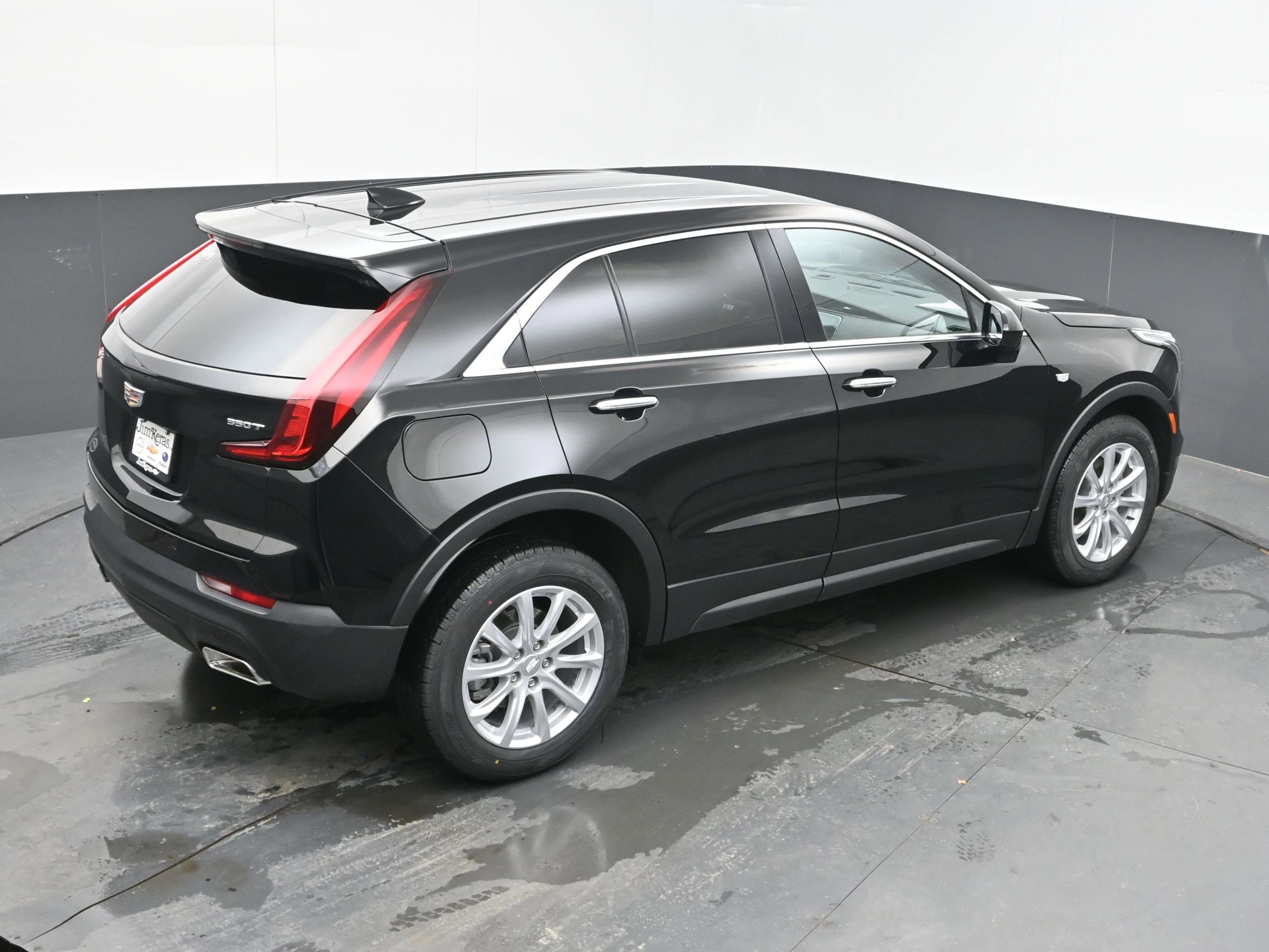 Used 2023 Cadillac XT4 Luxury w/ Cold Weather Package image 31