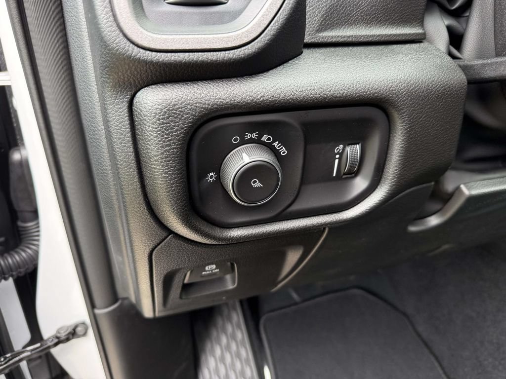 New 2026 RAM 1500 Tradesman AWD/4WD image 32