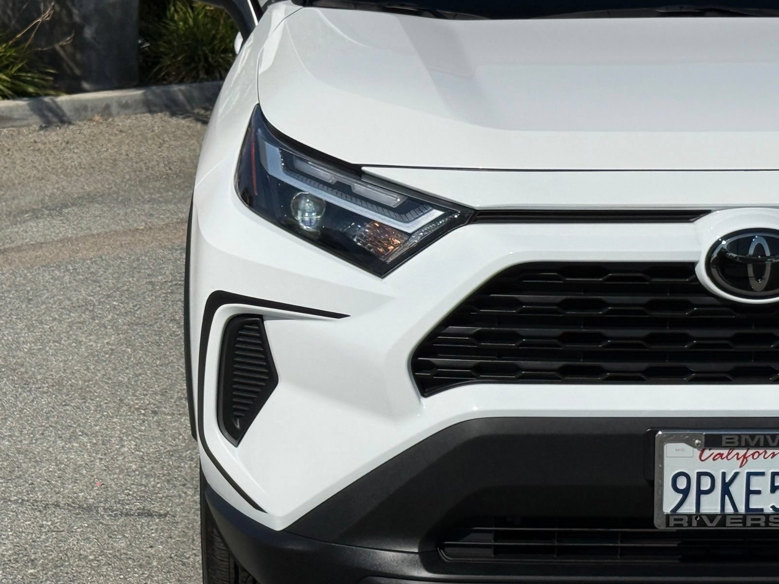 Used 2024 Toyota RAV4 XLE w/ Convenience Package FWD image 12