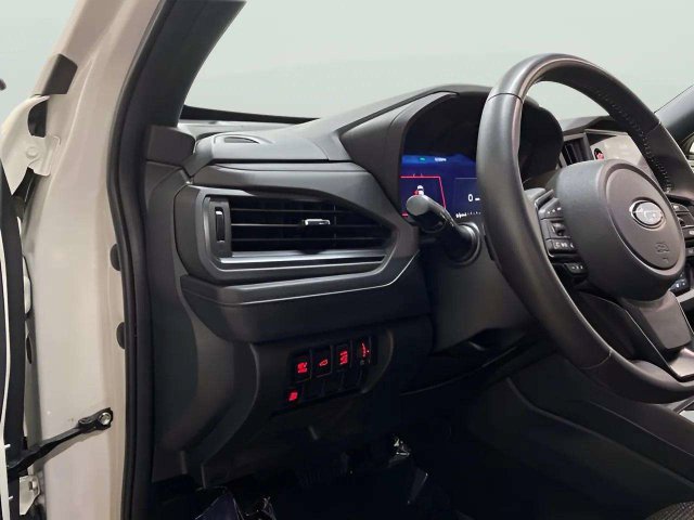 Used 2025 Subaru Forester Premium AWD/4WD image 23