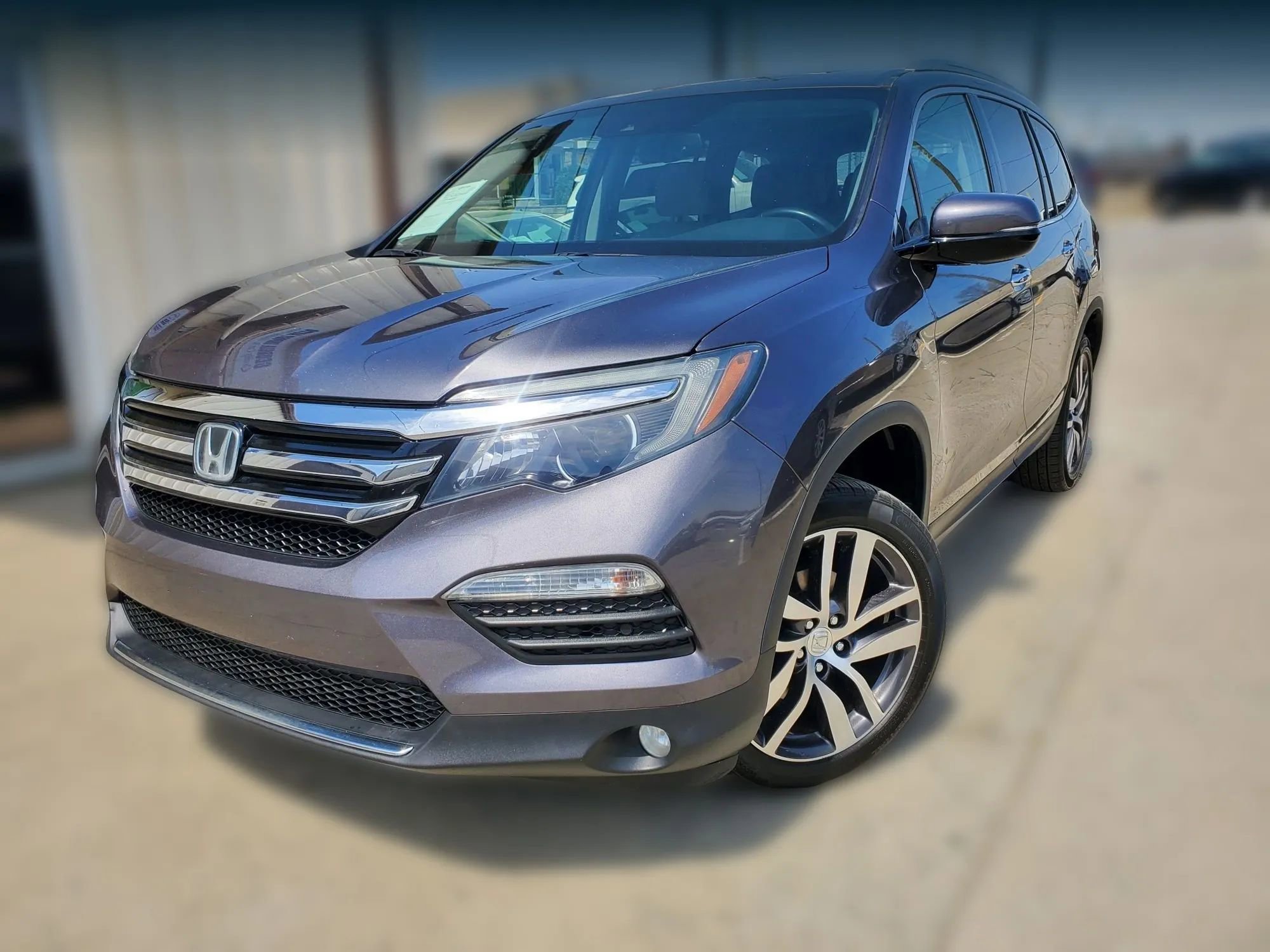 Used 2017 Honda Pilot Touring image 2