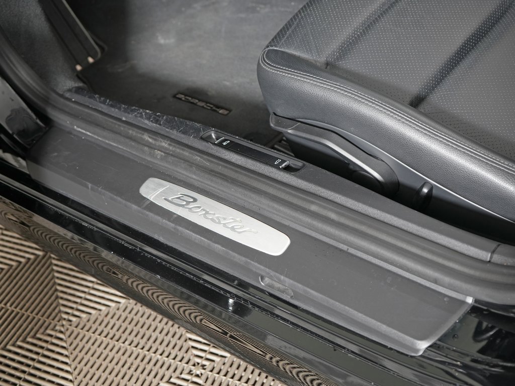 Used 2015 Porsche Boxster image 23