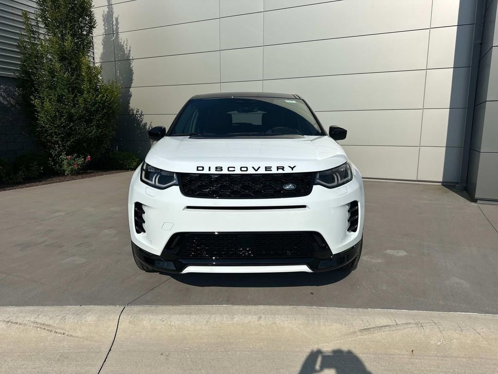 New 2025 Land Rover Discovery Sport Dynamic SE image 2
