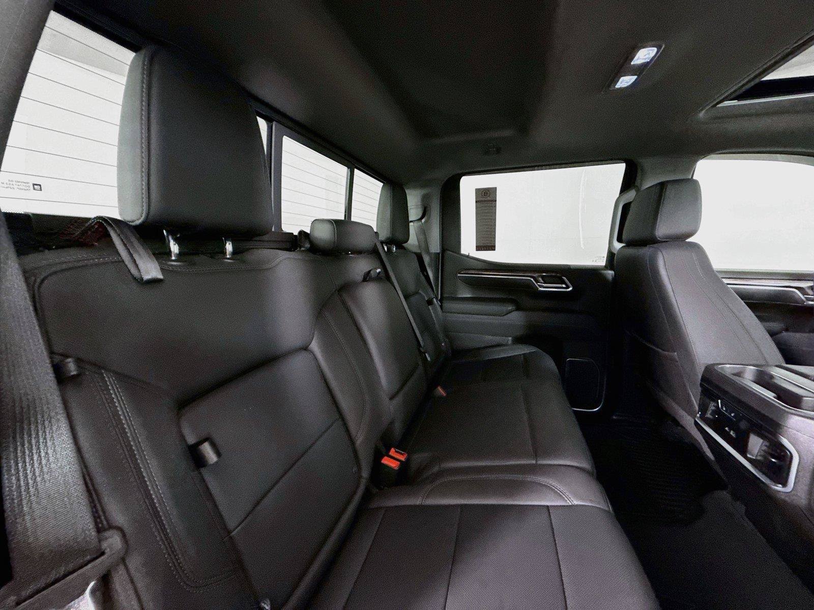 Used 2025 Chevrolet Silverado 1500 LTZ w/ LTZ Premium Package AWD/4WD image 41