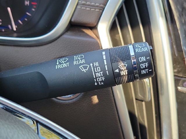 Used 2016 Cadillac SRX Luxury w/ Driver Awareness Package FWD image 18