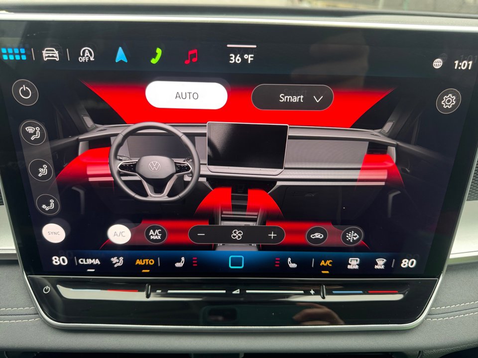 Used 2025 Volkswagen Tiguan SE image 20