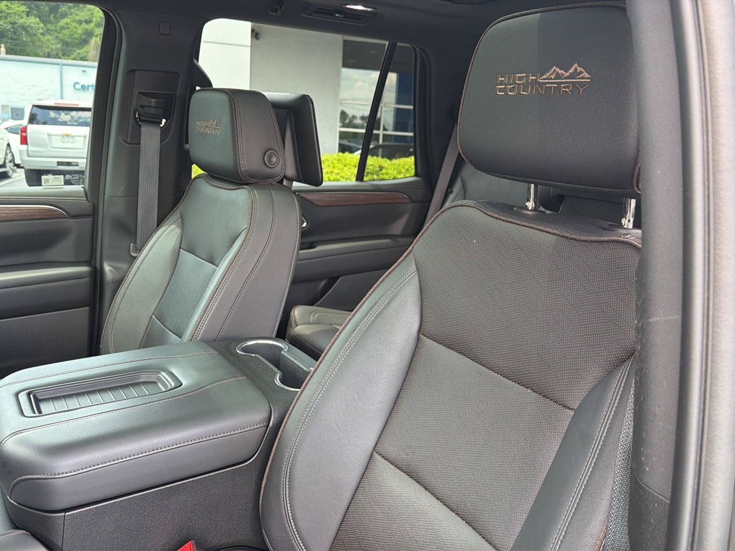 Used 2024 Chevrolet Tahoe High Country AWD/4WD image 32