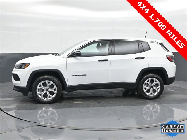 Used 2025 Jeep Compass Sport image 10