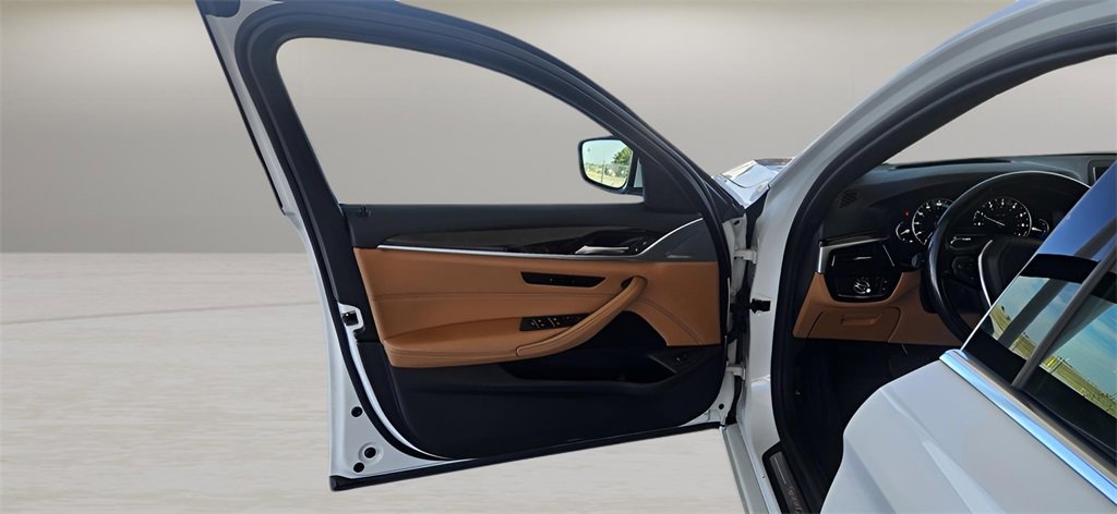 Used 2019 BMW 530i w/ Convenience Package image 11