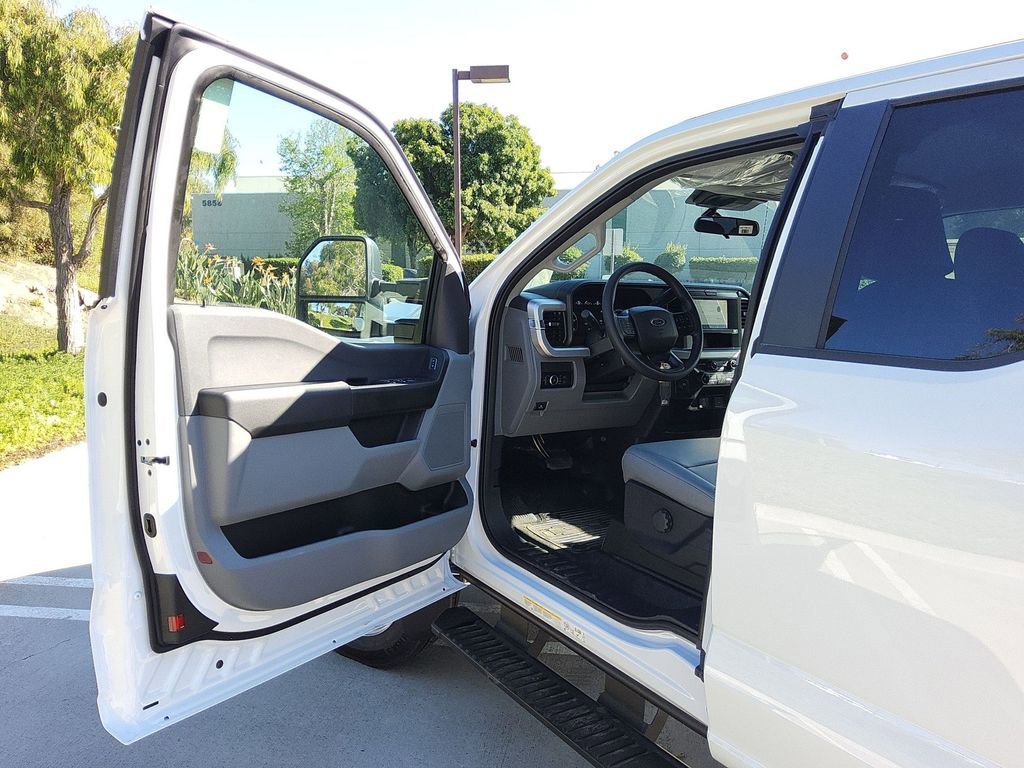 New 2026 Ford F450 XL w/ XL Chrome Package RWD image 5