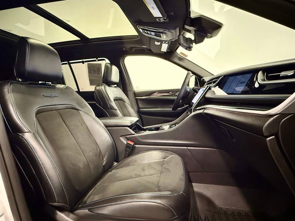 Used 2023 Jeep Grand Cherokee Trailhawk w/ Advanced Protech Group II image 21