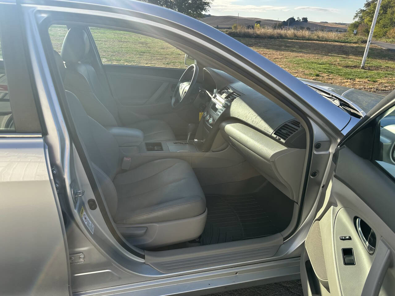 Used 2009 Toyota Camry LE image 13