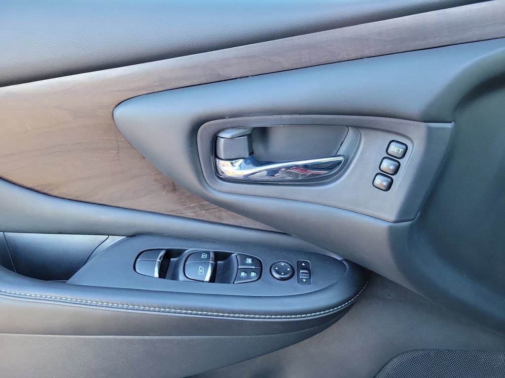 Used 2020 Nissan Murano Platinum w/ Cargo Package image 18
